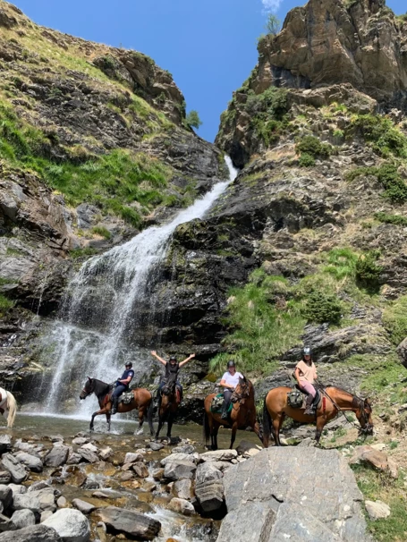05-rutas-a-caballo-pirineos-dos_cascadas
