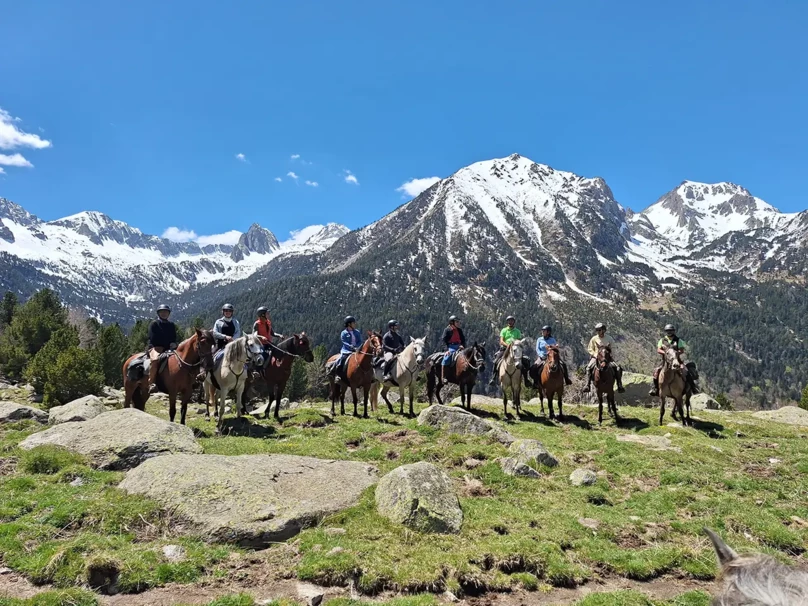 07-rutas-a-caballo-pirineos-reino del aneto