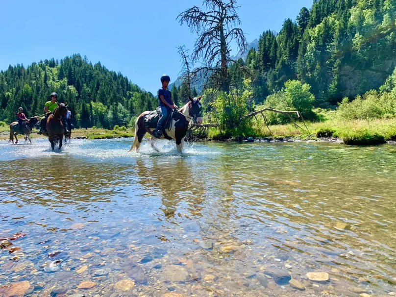 10-rutas-a-caballo-pirineos-reino del aneto