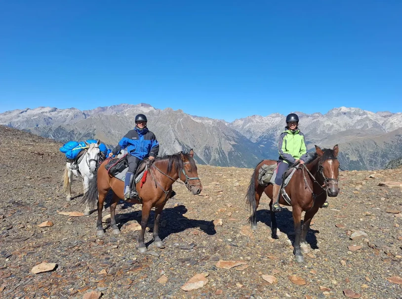 05-rutas-a-caballo-pirineos-benasque bajo las estrellas