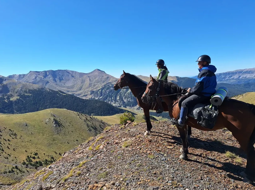10-rutas-a-caballo-pirineos-benasque bajo las estrellas