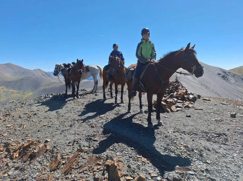 14-rutas-a-caballo-pirineos-benasque bajo las estrellas