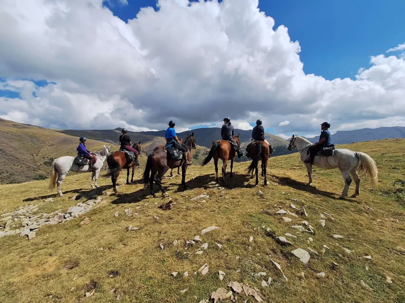 09-rutas-a-caballo-pirineos-reino del aneto
