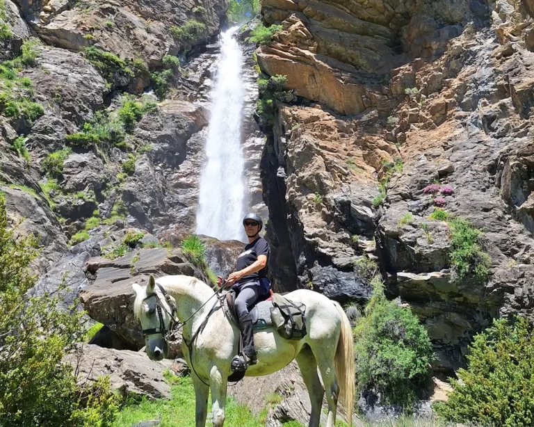 01-rutas-a-caballo-pirineos-dos_cascadas