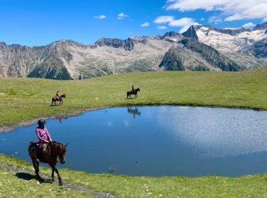 01-rutas-a-caballo-pirineos-reino del aneto