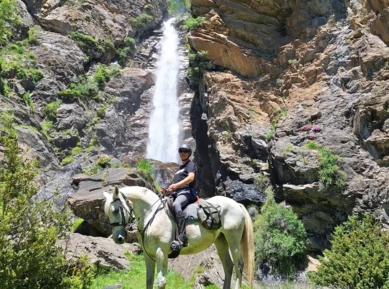 01-rutas-a-caballo-pirineos-dos_cascadas